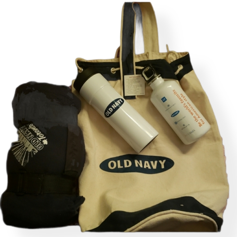 Old Navy exclusive travel kit